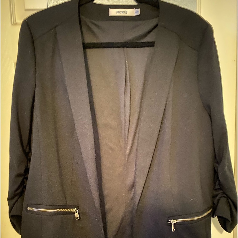 Ricki’s black blazer xl